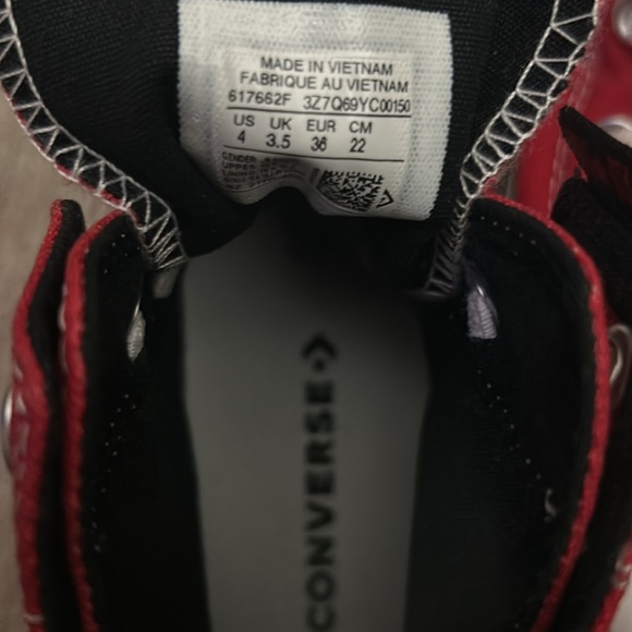 Converse Chuck Taylor All Star HiTop Red Jr Size 4 617662F. Like New no tag. - Picture 3 of 7